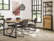 pasadena eettafel boekenkast sfeer